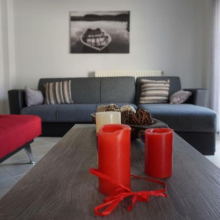 Seaside Family Apartment In Paralia Dionisiou Exterior foto